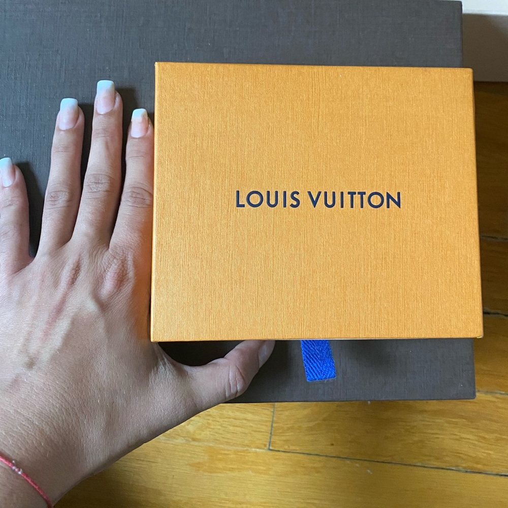 LV BOX